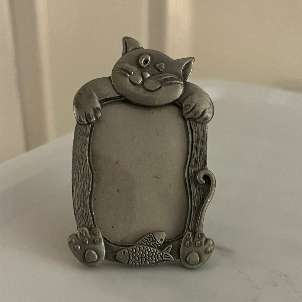 Vintage Gray Cat Picture Frame with Fish Detail Pewter Mini Size frame 399
